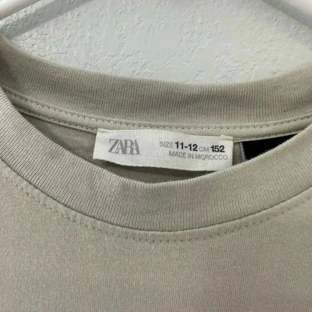 ZARA Kids Among Us Graphic Long Sleeve T Shirt Beige Black Size 11-12 Years